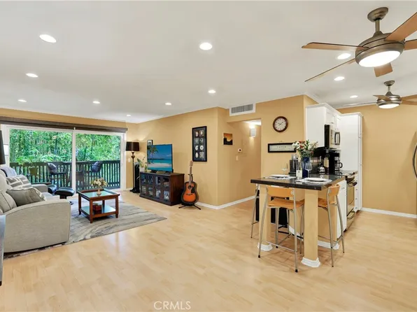 552 N Bellflower Blvd Unit 303, Long Beach, CA 90814