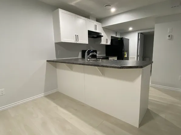 5119 Lark Cres NW #1A, Edmonton, AB T5S 0N9