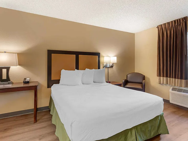 Studio Suite - 1 Queen Bed