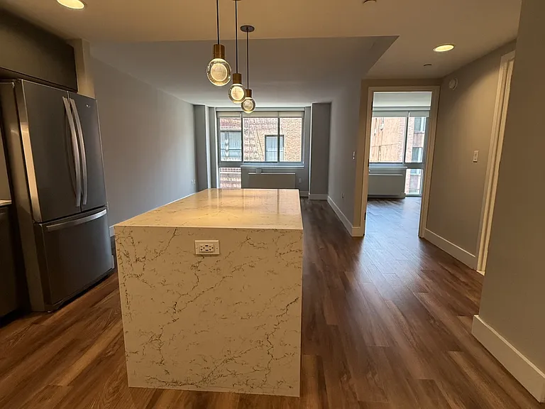 22 E 1st St #406 — Photo 4