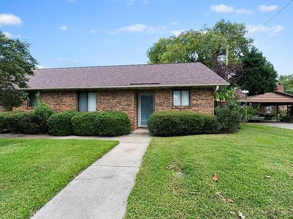 210 Elm Ct, Greenwood, SC 29646