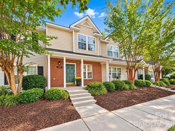 144 Mangum Cir, Mooresville, NC 28117