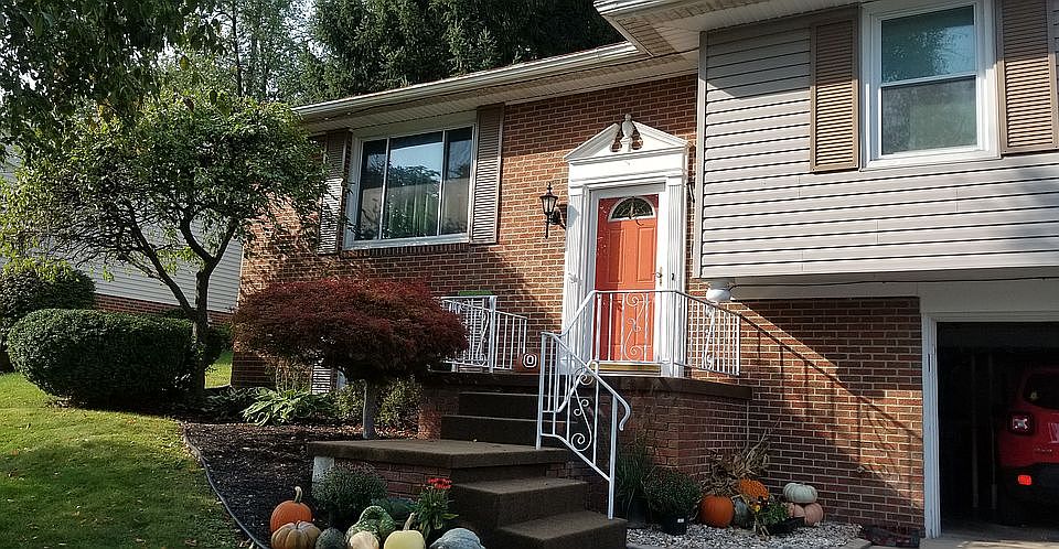 2nd image of 320 Douglas Dr