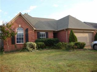 6993 Country Walk Dr, Cordova, TN 38018