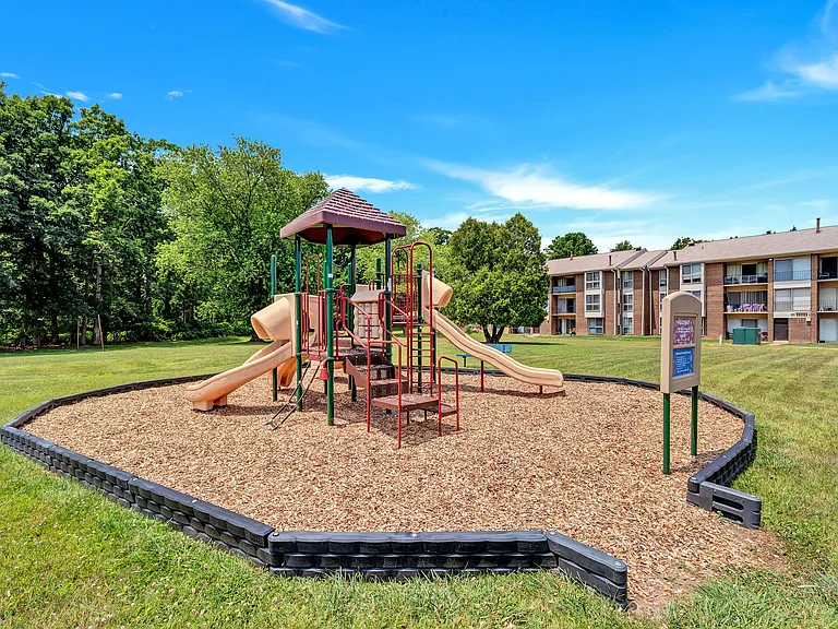 Mill Creek Gardens — Photo 11