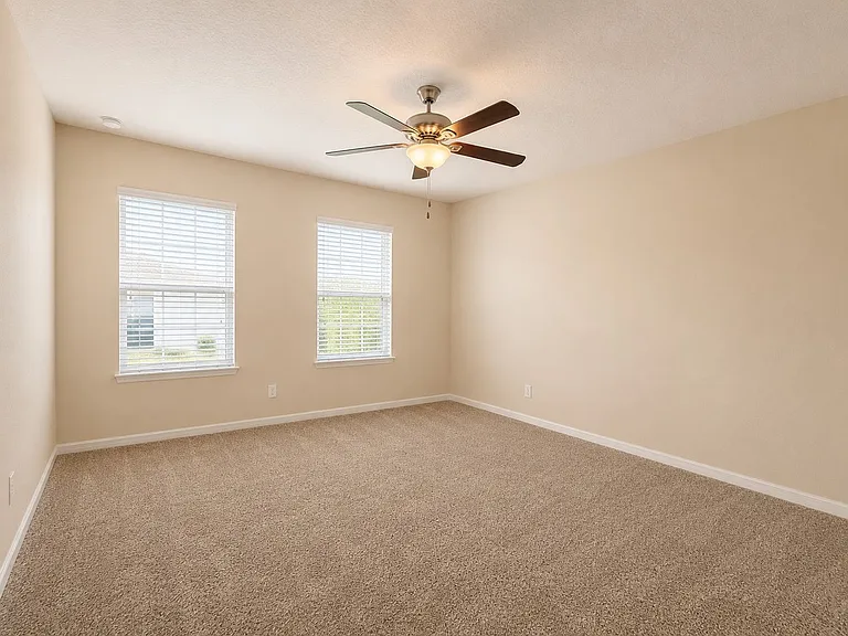 93 Zamora Pl — Photo 7