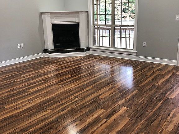 2nd image of 512 Crain Dr