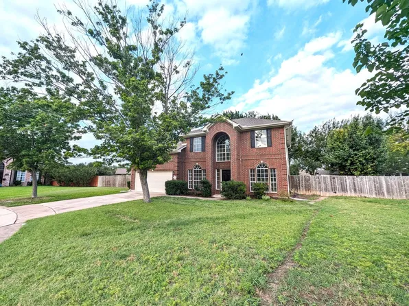 303 N Carriage Hills Dr, Georgetown, TX 78626