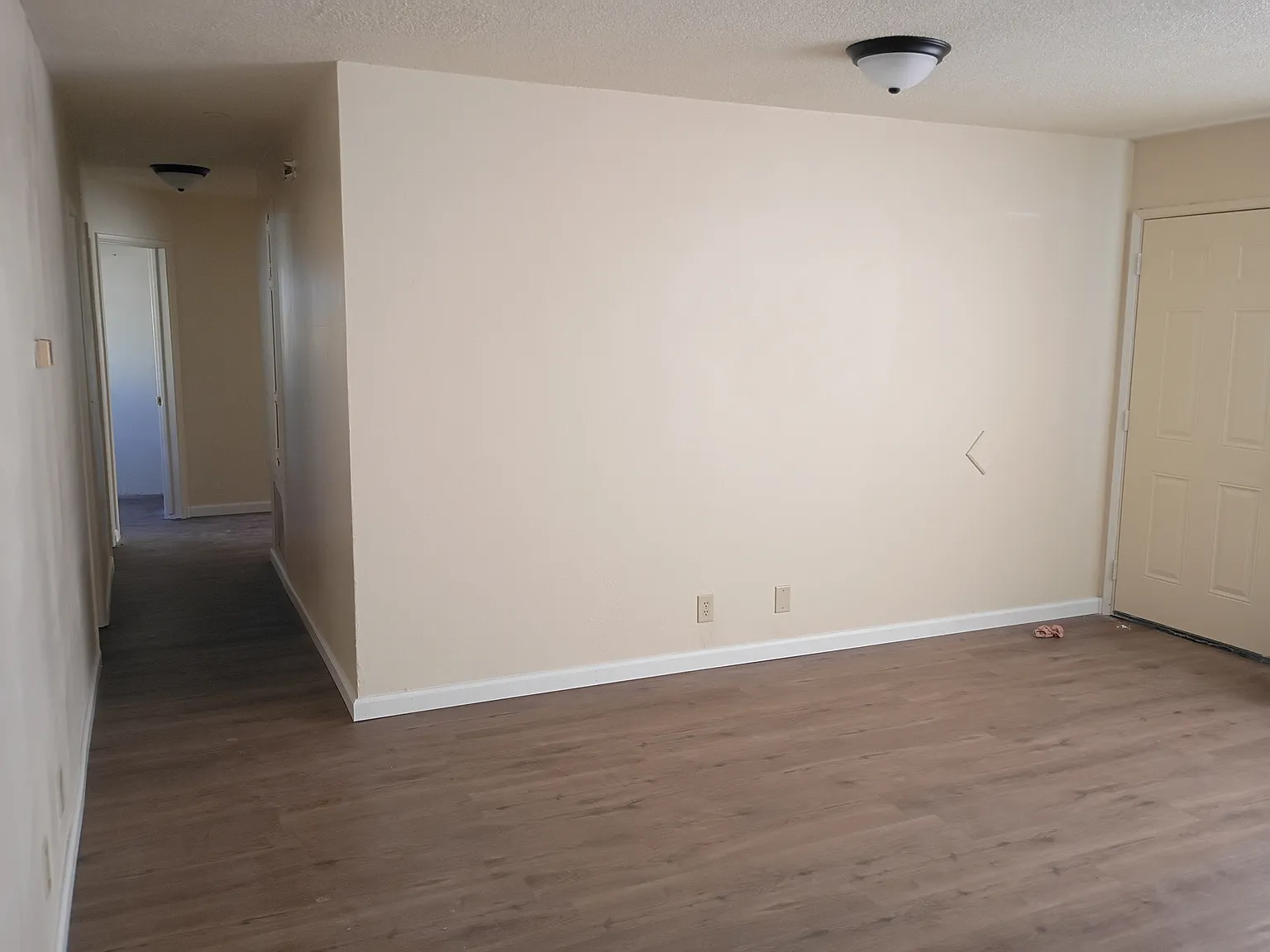 3 bed, 1090 sqft, $2,800 — Photo 3