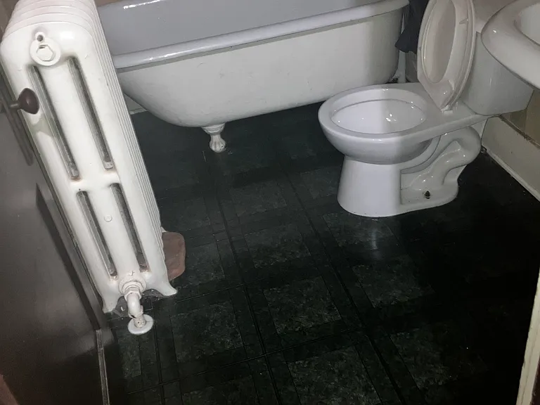 405 Victoria Pl #4 — Photo 4