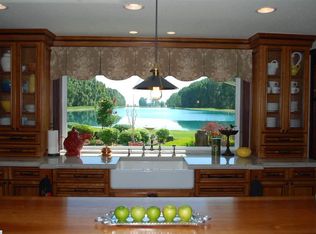 327 Hollingsworth Ln, Mesa, WA 99343