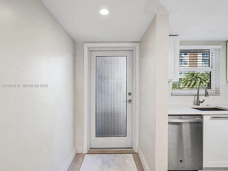 40 Isle Of Venice Dr #6 — Photo 4