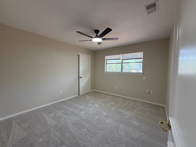 5204 Winifred Dr — Photo 16