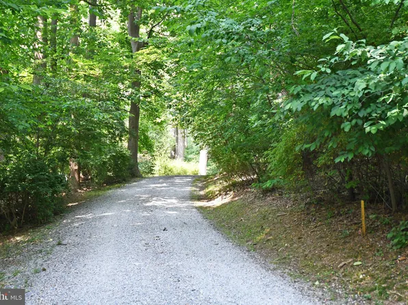 Center Rd, Earleville, MD 21919