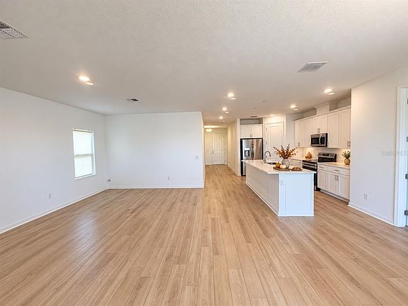 3rd image of 453 Archway Pl