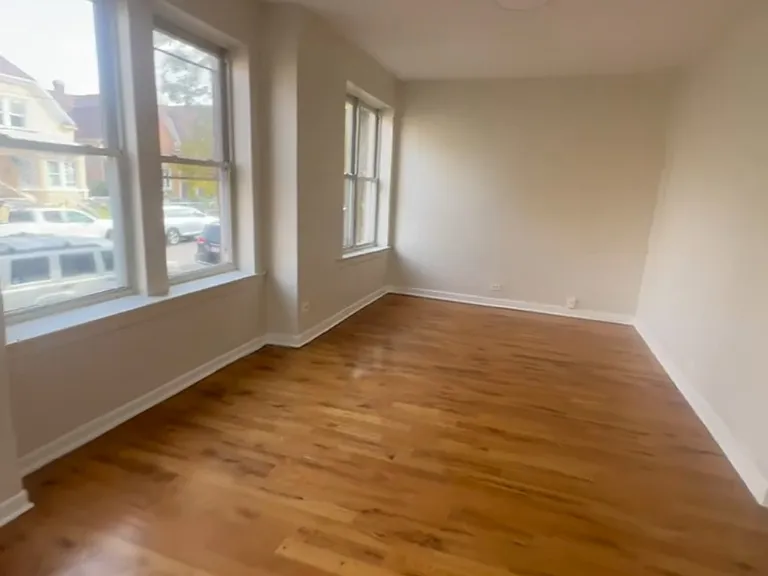 1052 N Avers Ave #1F — Photo 6