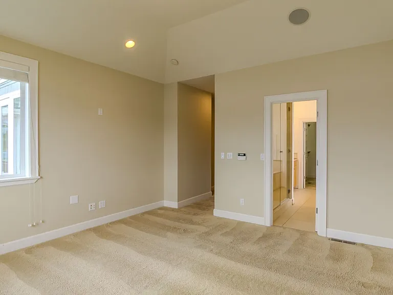 8568 Sand Point Way NE — Photo 28