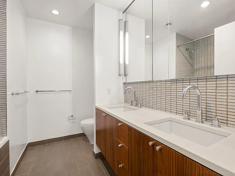 109 3rd St #3 — Photo 6