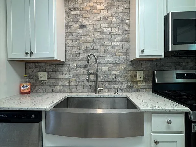 244 Sawmill Rd — Photo 11