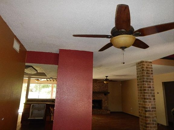 4th image of 7539 Hyatt St