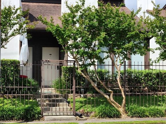 2nd image of 8020 Braesmain Dr