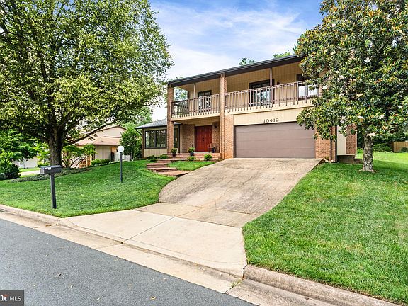 3rd image of 10412 Woodbury Woods Ct