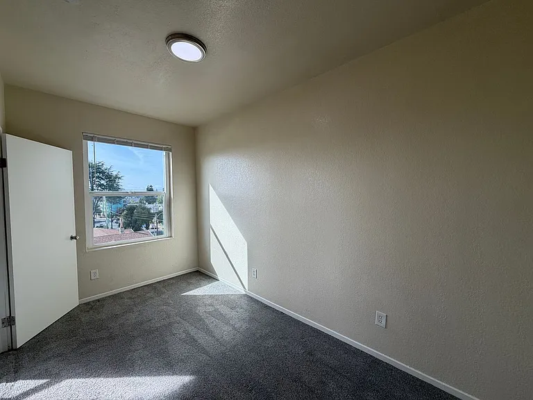 629 E 19th St #101-306 — Photo 9