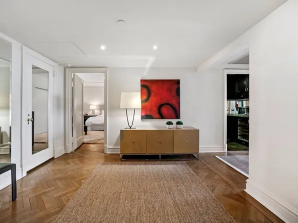 160 Central Park South image 5 of 14