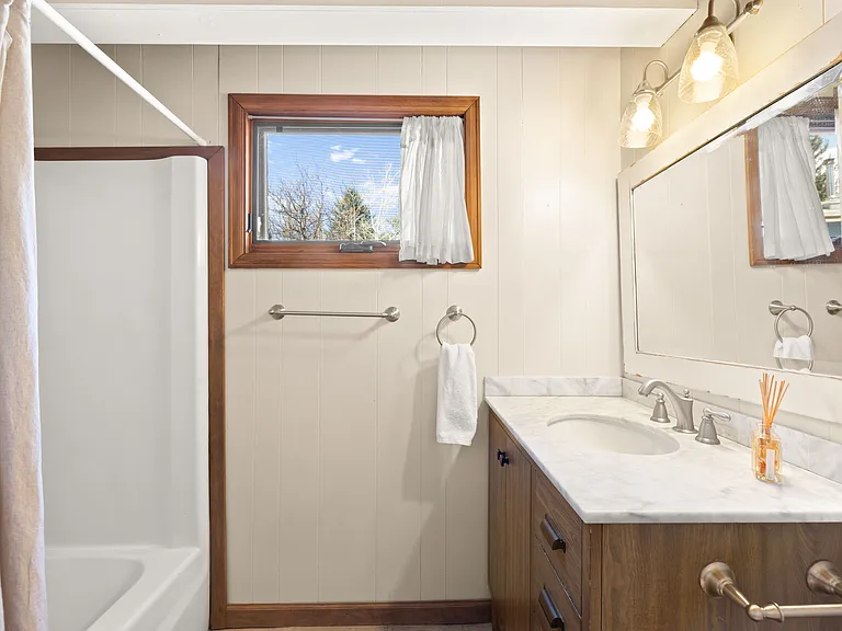 217 Longhorn Ln — Photo 15