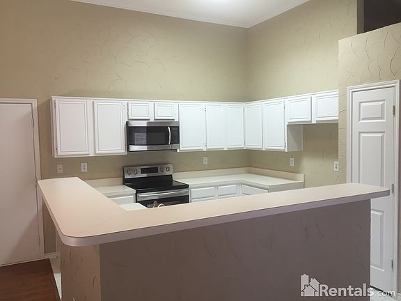 4th image of 10112 Concord Dr