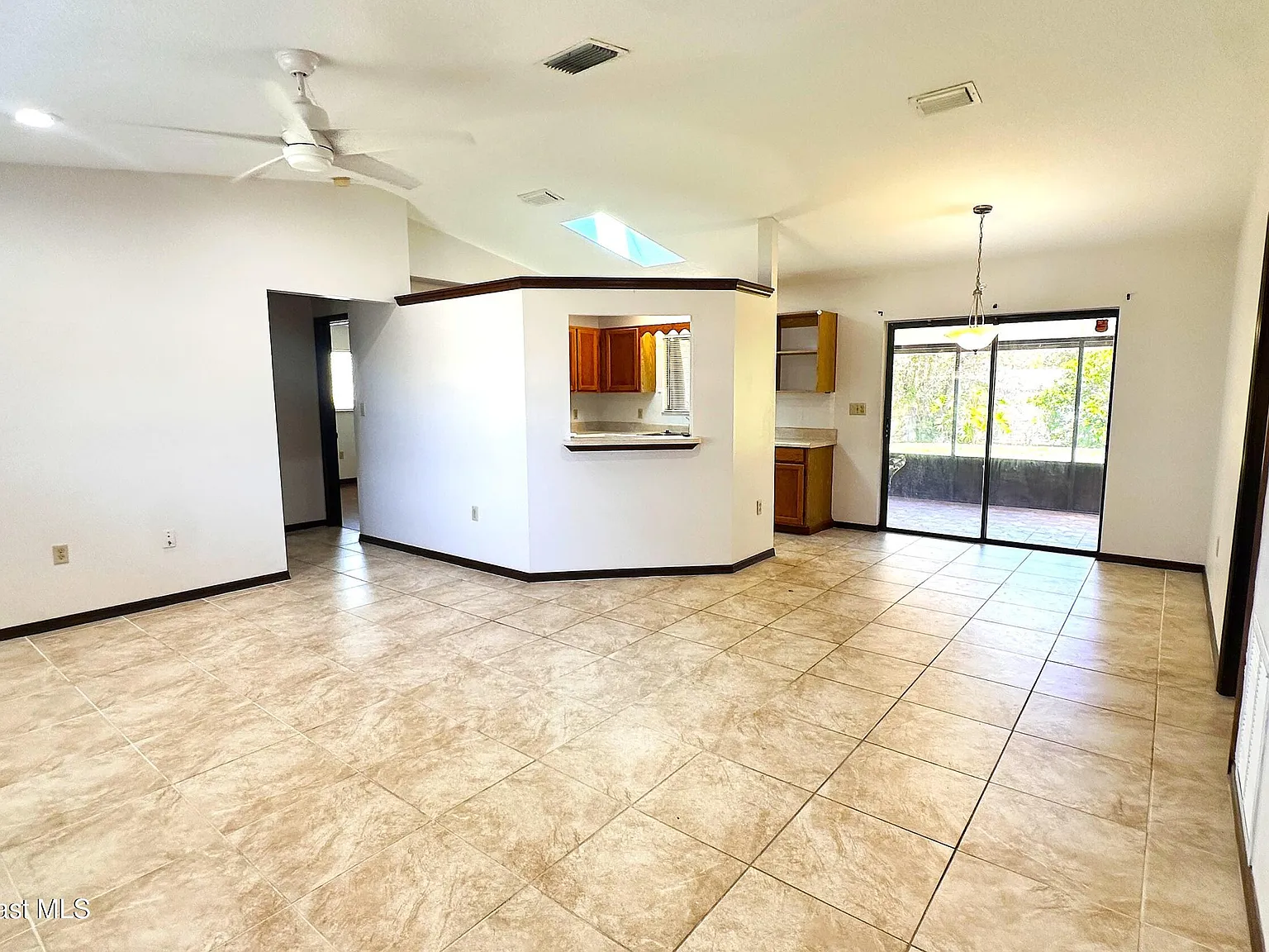 3 bed, 1068 sqft, $2,150 — Photo 2