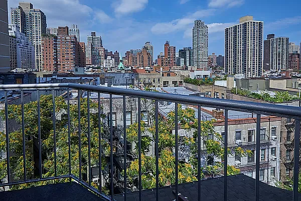 Rented by BLU Real Estate | media 14