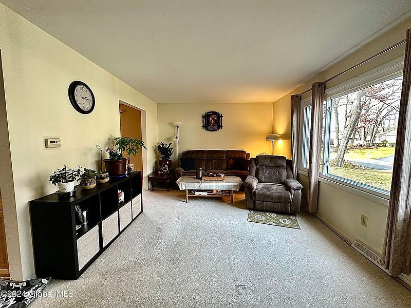 3rd image of 3 Devonshire Drive
