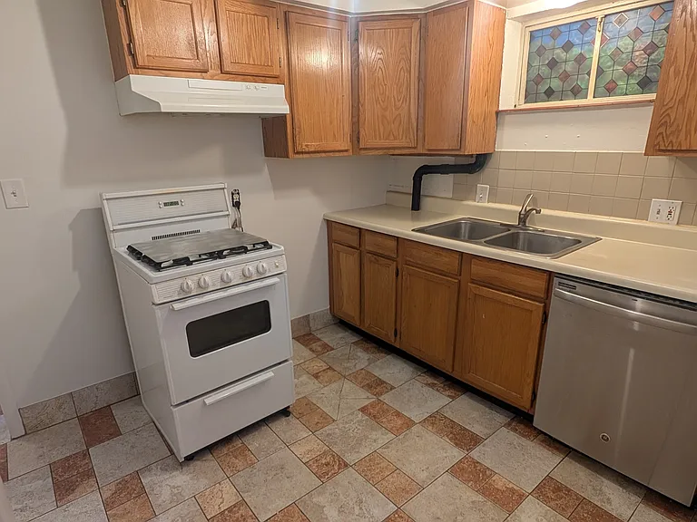 525 N Clayton St #B — Photo 6
