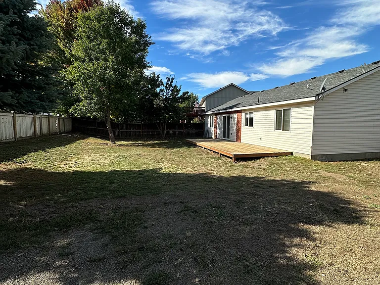 1850 W Canfield Ave — Photo 11