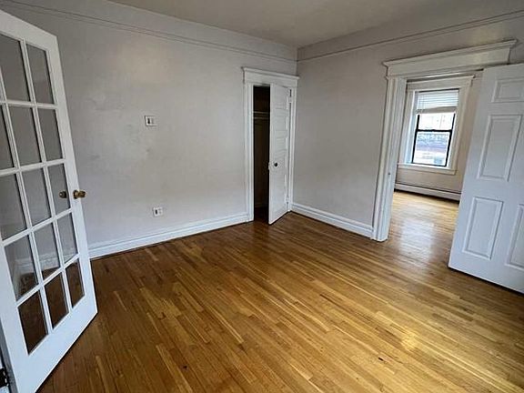 2nd image of 100 Warwick St #102