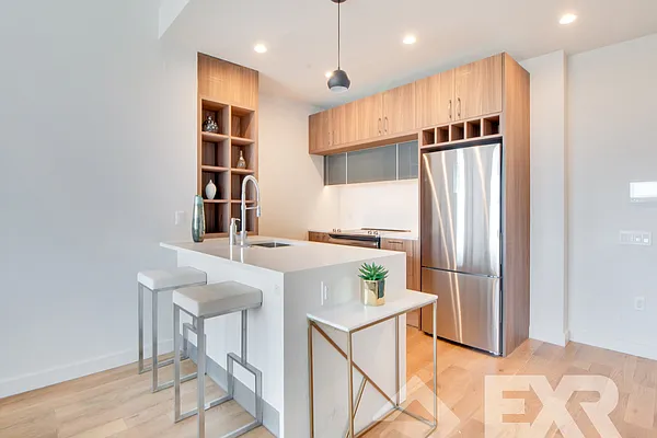 Rented by EXR | media 2