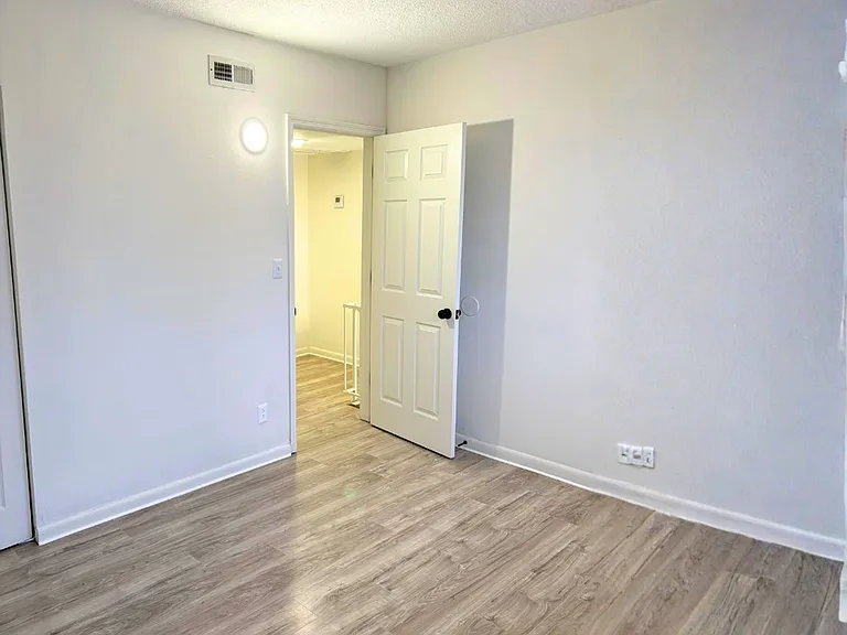 3263 Bourbon Aly W #E — Photo 26