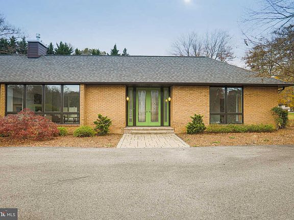 3rd image of 1301 Lavall Dr