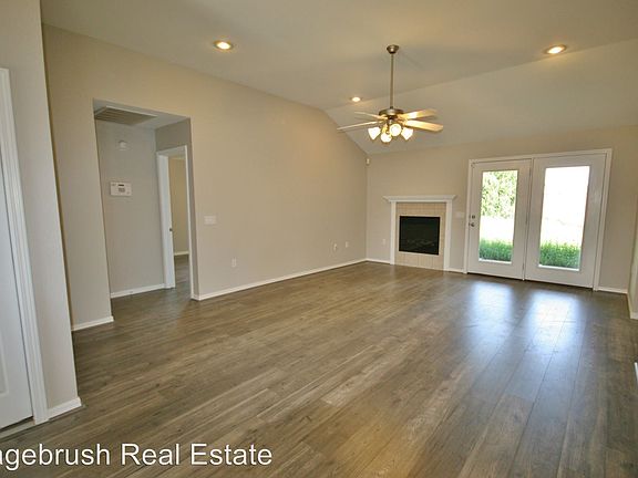 2nd image of 520 La Salle Dr