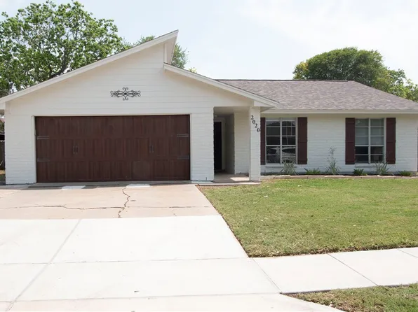 2020 Saint Charles Dr, Portland, TX 78374