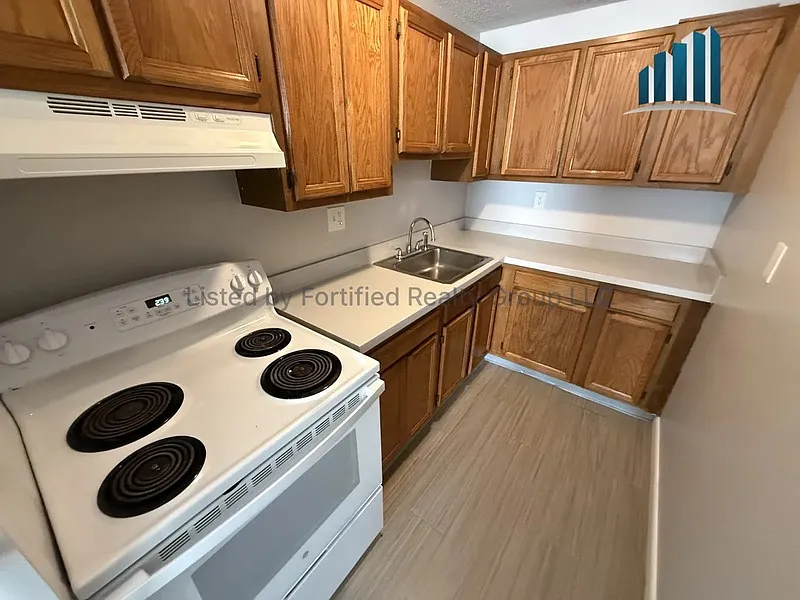 South End — Photo 3
