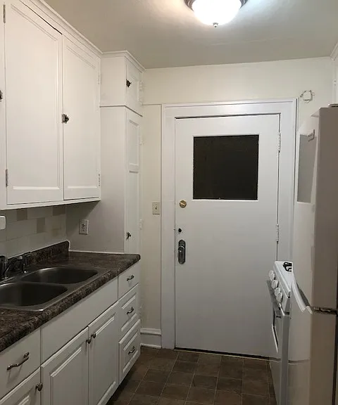 4459 N Oakland Ave — Photo 7