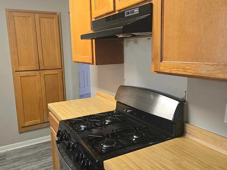 2406 S Laredo St — Photo 14