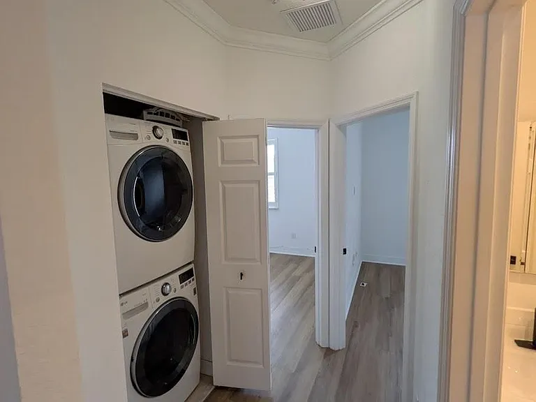290 NE 5th Ave #19 — Photo 14