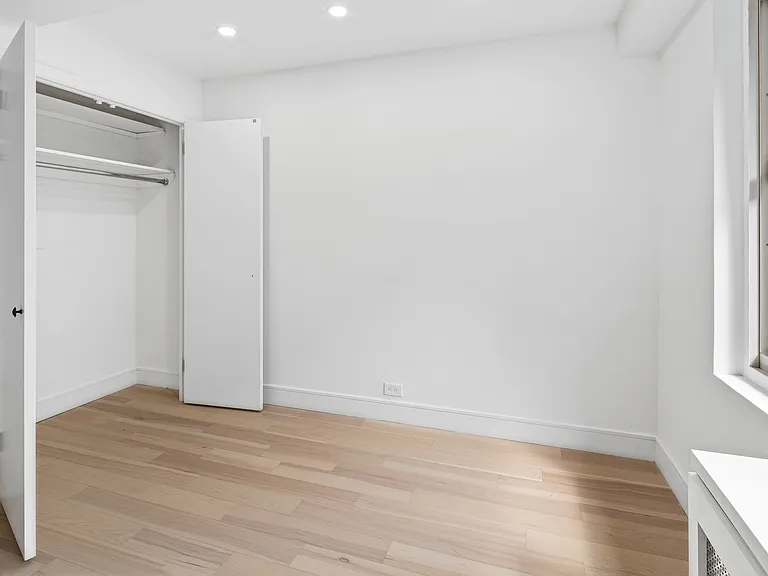 225 E 46th St #10F — Photo 8