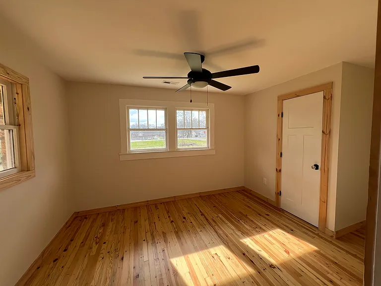 118 E Raleigh St — Photo 11