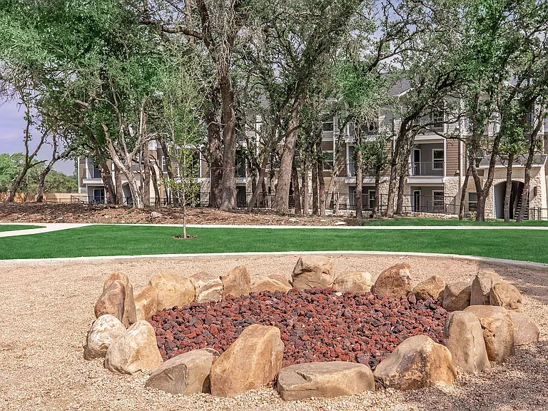 Firepit Vantage at Fair Oaks