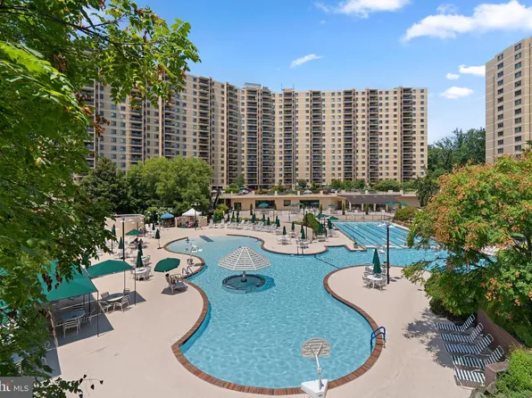 309 Yoakum Pkwy APT 406, Alexandria, VA 22304