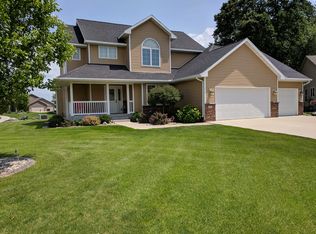 101 Jade Ct, Mankato, MN 56001